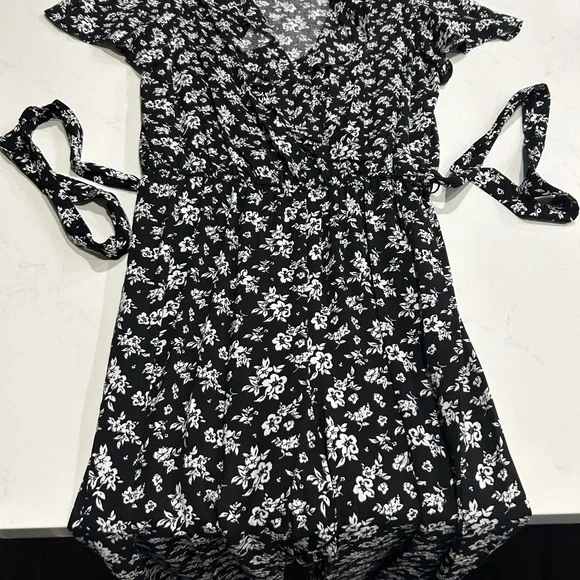 Kingston Grey Black and White Floral Jumpsuit - Picture 6 of 10